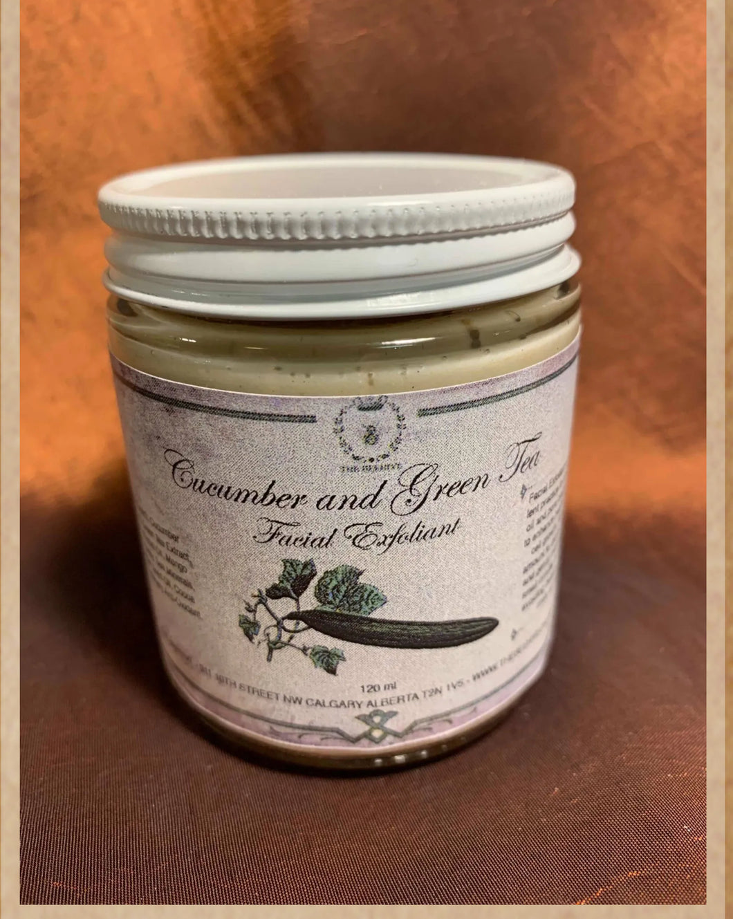 Cucumber and green tea facial exfoliant